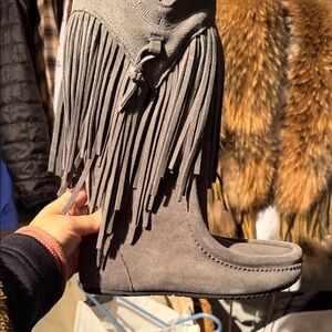 Sundancer Manitoban Gray Fringe Women's Boots